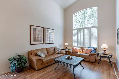 8223 E Robb Wash Trl, Tucson, AZ 85715