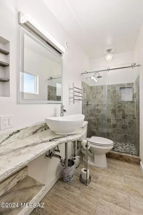 Bath - 9831 E 33rd St, Tucson, AZ 85748 photo 1 of 2