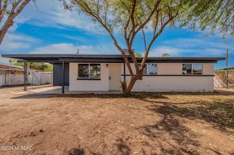 8549 E Fond Du Lac Dr, Tucson, AZ 85730