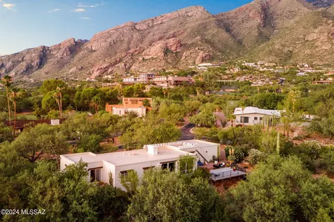 5208 E Mission Hill Dr, Tucson, AZ 85718