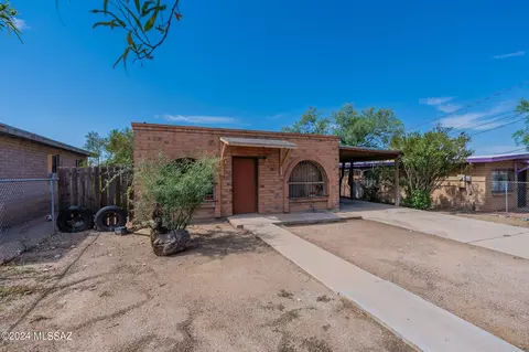 725 W Calle Sierra, Tucson, AZ 85705