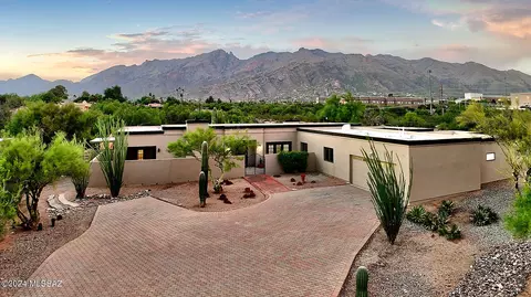 5361 N Calle Bujia, Tucson, AZ 85718