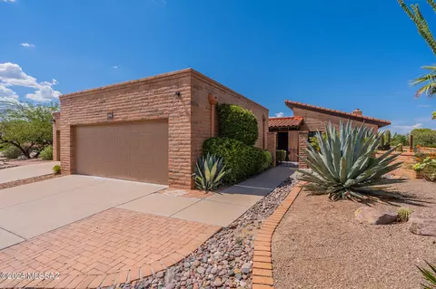 1048 W Desert Hills Dr, Green Valley, AZ 85622