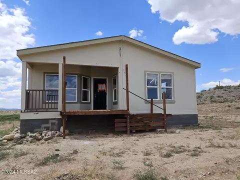 26858 W Four Feathers Loop, Willcox, AZ 85643 photo 2