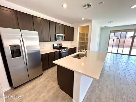 11842 E Becker Dr, Vail, AZ 85641 photo 4