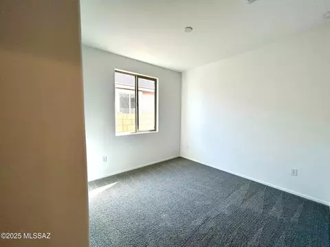 11842 E Becker Dr, Vail, AZ 85641 photo 2
