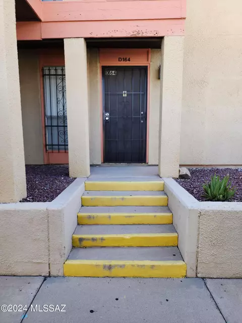 1620 N Wilmot Rd #D164, Tucson, AZ 85712