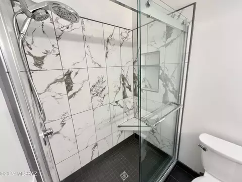 Bath - 2946 E Windsor St, Tucson, AZ 85716 photo 2 of 3