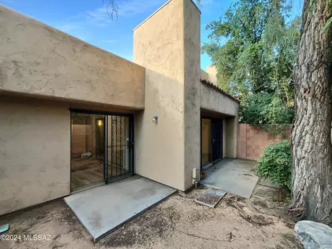 Exterior - 2946 E Windsor St, Tucson, AZ 85716 photo 3 of 6