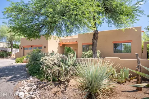 1320 W Panorama Rd, Tucson, AZ 85704