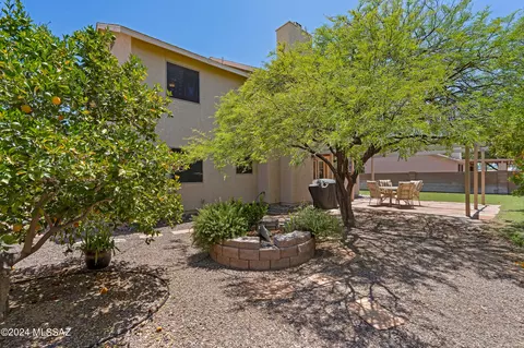 Exterior - 7580 S Errigal Ln, Tucson, AZ 85747 photo 4 of 5