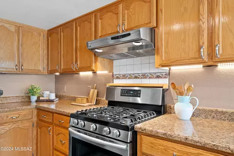 Kitchen - 7580 S Errigal Ln, Tucson, AZ 85747 photo 3 of 3