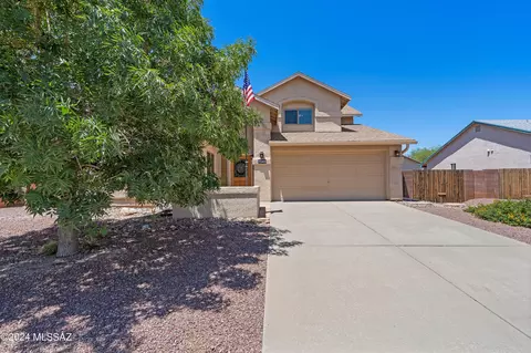 Exterior - 7580 S Errigal Ln, Tucson, AZ 85747 photo 2 of 5
