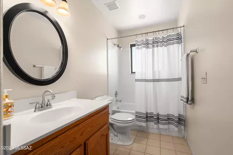 Bath - 7580 S Errigal Ln, Tucson, AZ 85747 photo 6 of 6