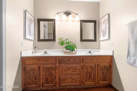 Bath - 7580 S Errigal Ln, Tucson, AZ 85747 photo 2 of 6