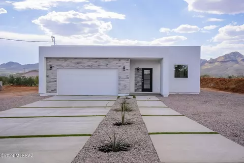 1820 Camino Chile #B, Rio Rico, AZ 85648