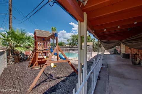 8969 E Kirkpatrick Cir, Tucson, AZ 85710 photo 3