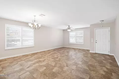10660 S Silverbluff Dr, Vail, AZ 85641 photo 9