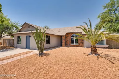 3261 W Calle De La Bajada, Tucson, AZ 85746