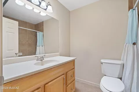 Bath - 2810 E Andrada Rd, Vail, AZ 85641 photo 3 of 3
