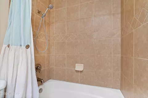 Bath - 2810 E Andrada Rd, Vail, AZ 85641 photo 2 of 3