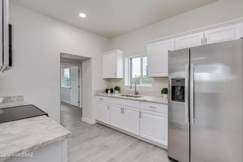 1048 S Santa Rita Ave, Tucson, AZ 85719