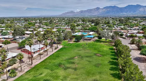 250 N Cloverland Ave, Tucson, AZ 85711