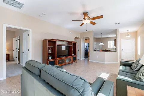 275 W Calle Del Estribo, Sahuarita, AZ 85629