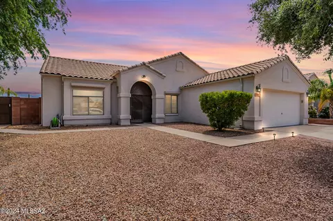 9584 N Elan Ln, Tucson, AZ 85742