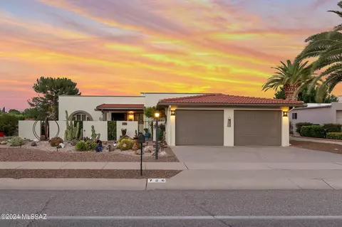 726 N Abrego Dr, Green Valley, AZ 85614