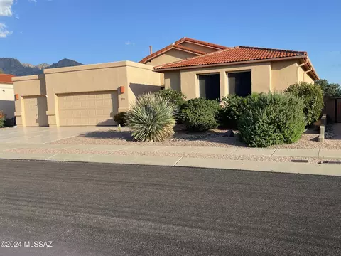 413 W Spearhead Rd, Tucson, AZ 85737