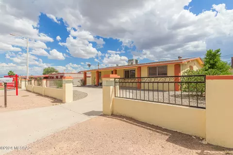 2601 W Solano Cir, Tucson, AZ 85746