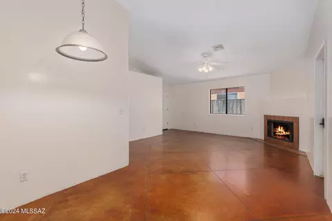 Living - 413 E Geronimo Bluff Loop, Tucson, AZ 85705 photo 3 of 5