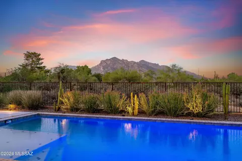 8548 N Gallant Fox Dr, Tucson, AZ 85704