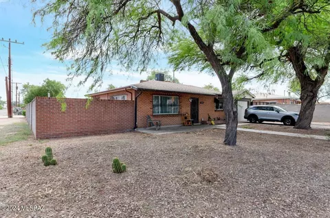 1520 N Cloverland Ave, Tucson, AZ 85712