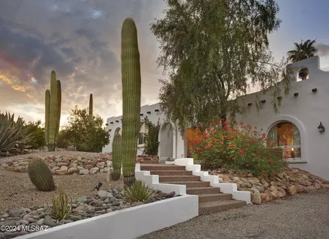 5601 E Camino Del Celador, Tucson, AZ 85750