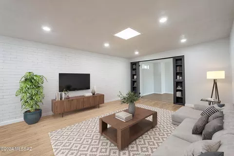 1010 E Tennessee St, Tucson, AZ 85714