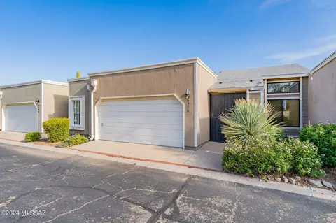 6376 N Willowbrook Dr, Tucson, AZ 85704