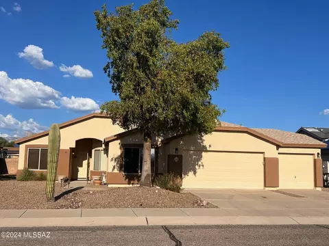 8326 N Birthstone Ln, Tucson, AZ 85741