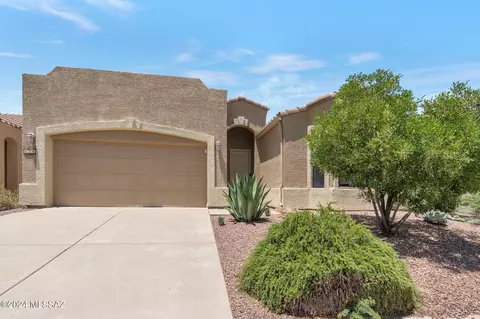 634 W Shadow Wood St, Green Valley, AZ 85614
