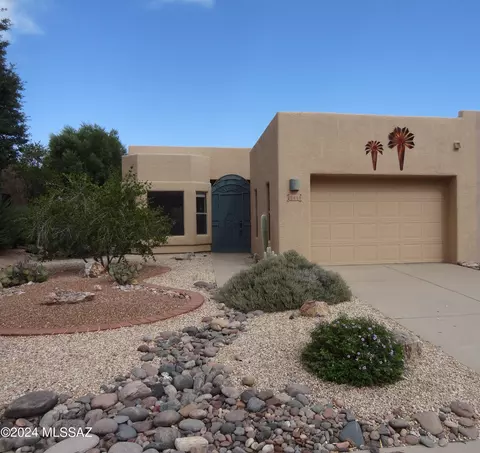 244 N Running Spring Dr, Green Valley, AZ 85614