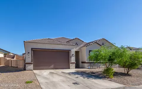 481 W Camino Del Toro, Vail, AZ 85641