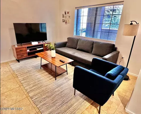 2016 E River Rd #204, Tucson, AZ 85718