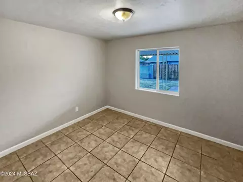 Bedroom - 6051 E 29th St, Tucson, AZ 85711 photo 3 of 4