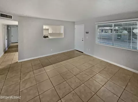 Living - 6051 E 29th St, Tucson, AZ 85711 photo 3 of 4