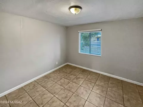 Bedroom - 6051 E 29th St, Tucson, AZ 85711 photo 4 of 4