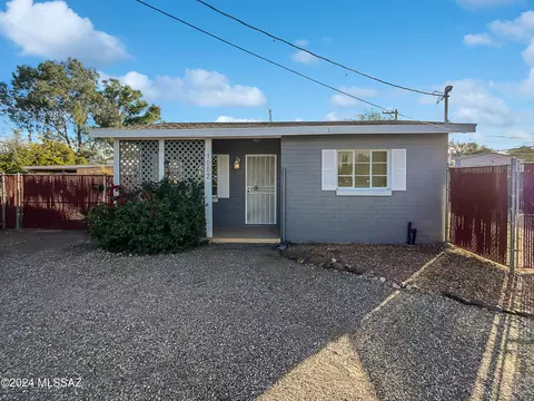 1002 N Columbus Blvd, Tucson, AZ 85711
