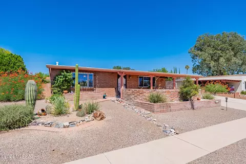 710 S La Bellota, Green Valley, AZ 85614
