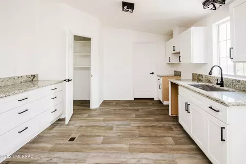 2869 E Acacia Club Ln, Tucson, AZ 85706
