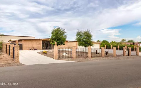 6590 N Paseo De Gabriel, Tucson, AZ 85741
